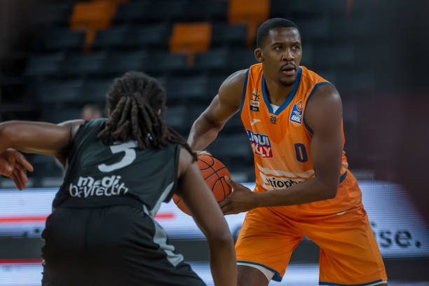 一失足成千 一失足成千